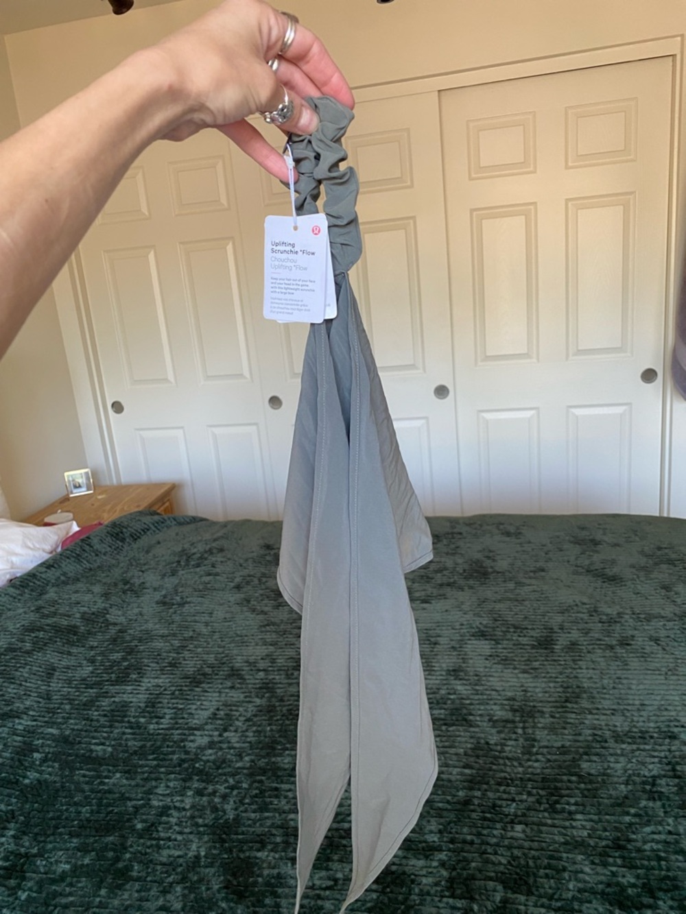 🌼 NWT Lululemon Uplifting Scrunchie *Flow
